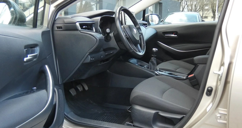 Toyota Corolla cena 72900 przebieg: 76000, rok produkcji 2020 z Krobia małe 106